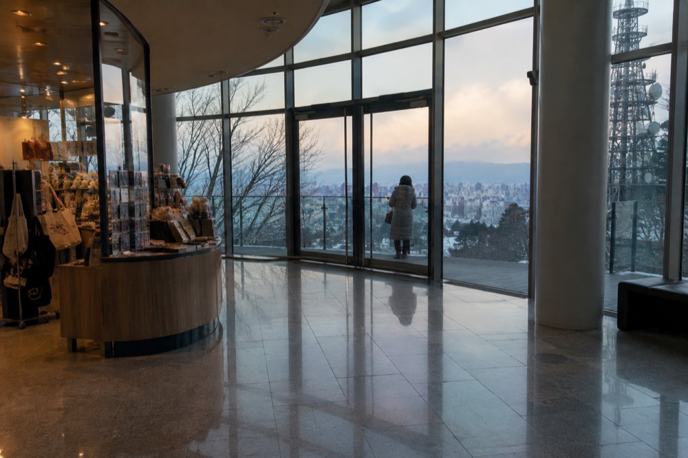 The observation deck entrance at Plaza 5F with the ticket desk and gift shop beside it